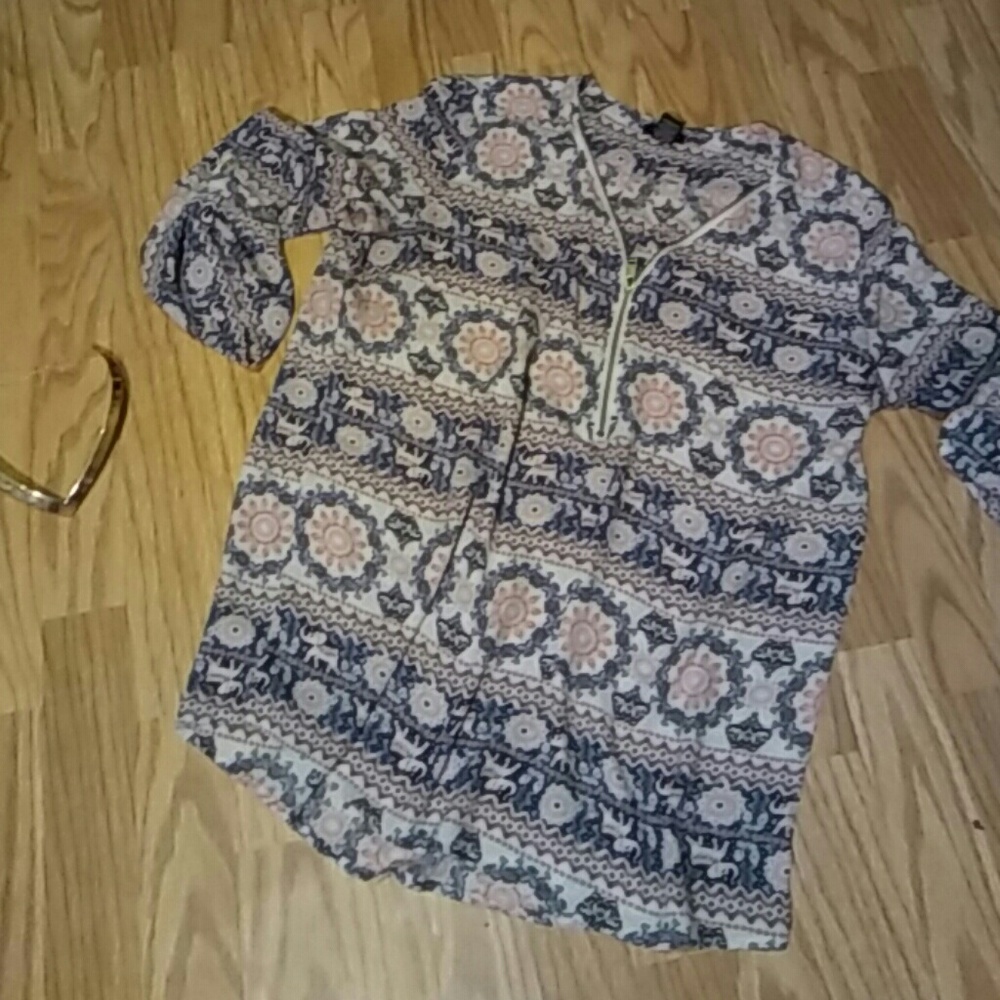 Rue 21 flow top with elephants
